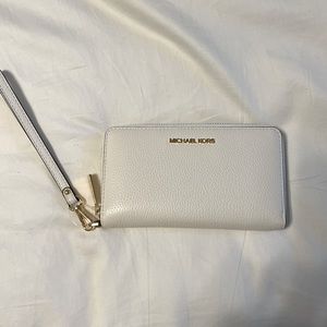NWT White Leather Michael Kors Wristlet